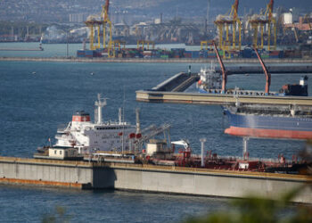 Medienbericht: Russland kauft mehr als 100 Öltanker