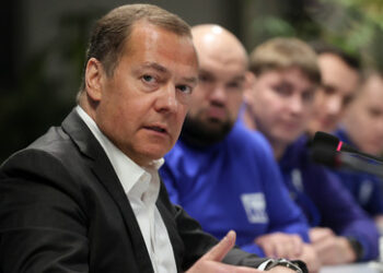 Medwedew: Russland erhöht Produktion seiner stärksten Waffen