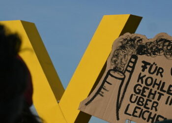 RWE-Chef appelliert an Klima-Aktivisten: Keine Gewalt in Lützerath