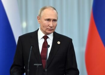 Rückblick auf Putins Pressekonferenz: Ukraine, Merkels Geständnis, Atomkrieg und Austausch von But