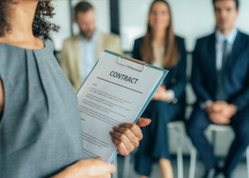 Russland: Premier Mischustin will gegen Abwanderung von Hochqualifizierten vorgehen