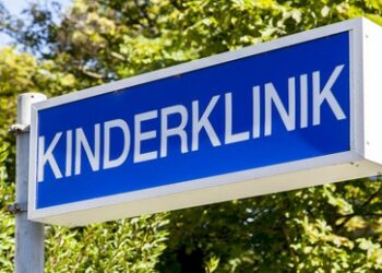 Überfüllte Praxen und Kliniken: Kinderärzte-Berufsverband warnt vor Gefährdung von Kindern