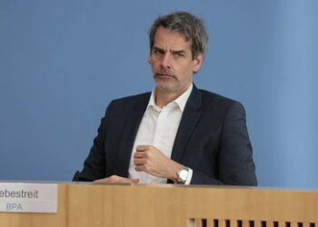 Ukrainische Angriffe innerhalb Russlands: Ampel-Sprecher verweist auf Recht zur Selbstverteidigung