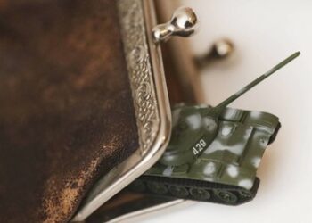 Zum siebten Mal in Folge: Umsätze von Rüstungsunternehmen stiegen 2021 auf 592 Milliarden US-Dollar