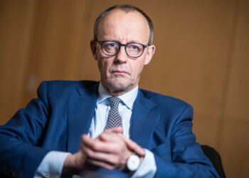 "Ein Weihnachtsbaum mit echten Kerzen" als Heizung? – Neue Spartipps von Friedrich Merz
