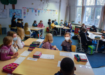 "Wichtiger Grund für die Krise": Kinderarzt gegen Maskenpflicht für Kinder