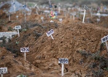 "Zielscheibe für ukrainische Strafeinheiten": Leichen von über 3.000 Zivilisten in Mariupol entdeckt