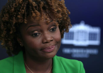 Weißes Haus verteidigt COVID-Reisebeschränkungen, da Peking mit „Gegenmaßnahmen“ droht