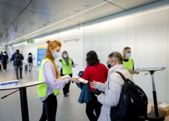 EU koordiniert COVID-Beschränkungen für Reisen aus China