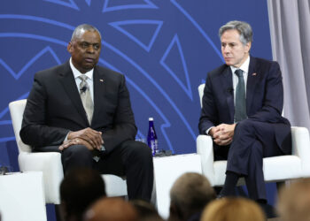 Austin sagt, dass die USA bereit sind, Atomwaffen zur Verteidigung Japans einzusetzen, da zwei Nationen die militärische Zusammenarbeit verstärken