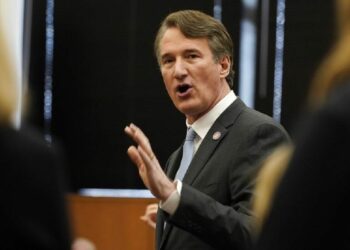 Ford-China-Batteriefabrik-Abkommen wäre ein „Trojanisches Pferd“ gewesen: Gouverneur Youngkin