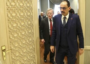 Ankara wirft Bolton Einmischung in türkische Wahlen vor: "Zeiten der Kolonialherren vorbei"
