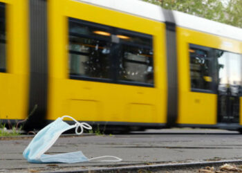 Berliner Amtsarzt fordert Ende der Maskenpflicht in der BVG