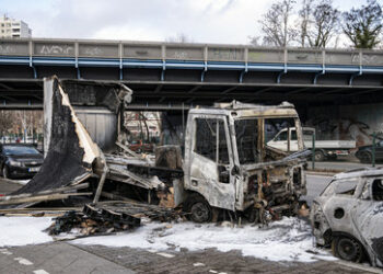 Bombenstimmung: 159 Berliner Böller-Werfer wieder auf freiem Fuß – Debatte um Täter nimmt Fahrt auf