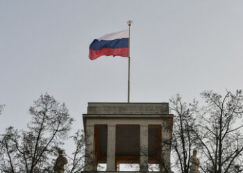 Deutsche Panzer gehen wieder an die "Ostfront" – Russlands Botschafter zur Leopard-2-Entscheidung