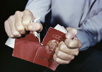 Die Förderung der nationalen Identitäten in der UdSSR hat sie von Anfang an dem Untergang geweiht