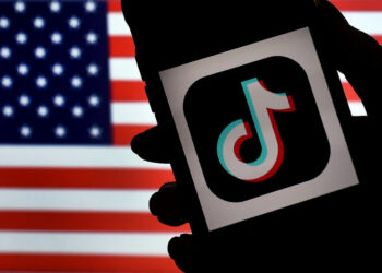 Die GOP-Gesetzgeber Hawley, Buck stellen Gesetze zum Verbot von TikTok von allen US-Geräten vor