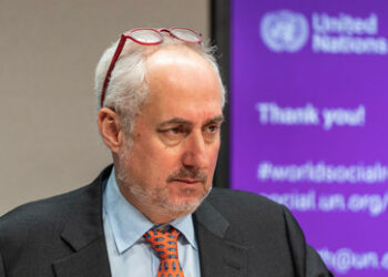 Die Welt fängt an, die NATO als Konfliktpartei in der Ukraine zu sehen