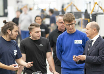 Fachkräftemangel: Zuwanderung verschärft das Problem und ist nicht die Lösung