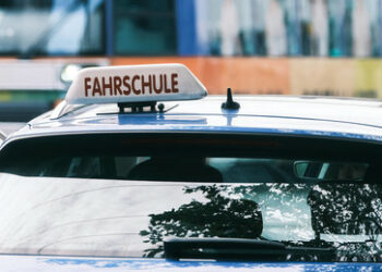 Fahrlehrer schlagen Alarm: Fahrschüler immer unkonzentrierter