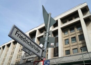 Fortsetzung der Kampagne: Ermittlungen gegen das "Russische Haus" in Berlin