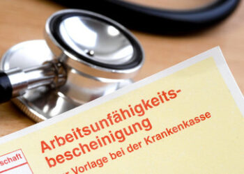 Grippe, Bronchitis und Co.: Krankenkassen melden Rekordwert an Fehltagen für 2022