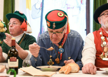 Grünen-Politiker Kretschmer: Insekten essen in Zukunft "durchaus geboten"