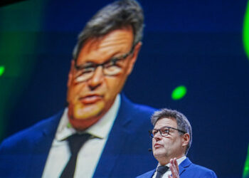 Habeck gesteht: Deutschland droht "der wirtschaftliche Zusammenbruch"