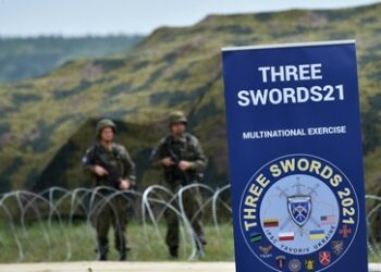 Hilft die NATO der Ukraine gegen Russland, oder benutzt sie die Ukraine gegen Russland?