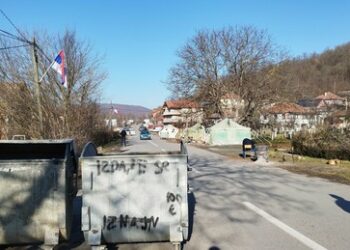 Kosovo: Zwei jugendliche Serben durch Schüsse aus Auto verletzt