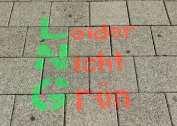 Krisen- und Insolvenzticker: Umweltschützer protestieren gegen LNG-Lieferungen