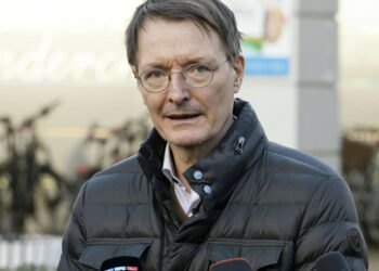 Lauterbach: Corona-Testpflicht für Einreisende aus China auch in Deutschland