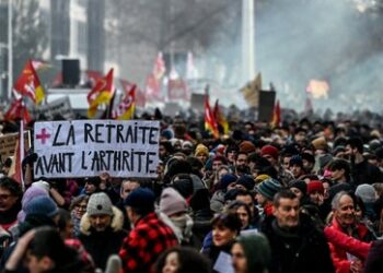 Rien ne va plus: Streiks und Proteste legen Frankreich lahm