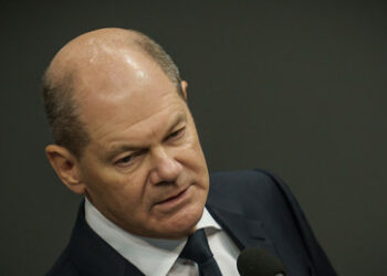 Scholz zu deutscher Panzerlieferung und Kriegsbeteiligung: "Vertrauen Sie mir"