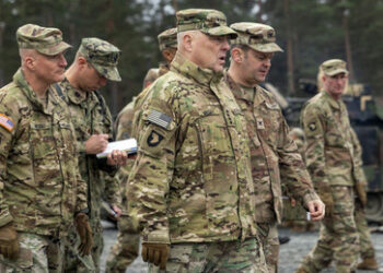 "Camp Cherson" in Grafenwöhr: US-Generalstabschef inspiziert ukrainische Truppen in Deutschland