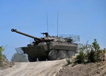 "Vielleicht alt, aber leistungsstark": Frankreich will der Ukraine "leichte Panzer" liefern
