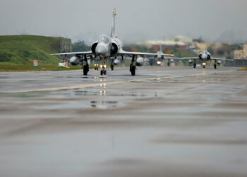 Angriff chinesischer Flugzeuge und Kriegsschiffe versetzt taiwanesisches Militär in Alarmbereitschaft