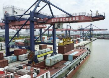 Amerikas Handelsdefizit stieg im Jahr 2022 stark an und näherte sich 1 Billion US-Dollar