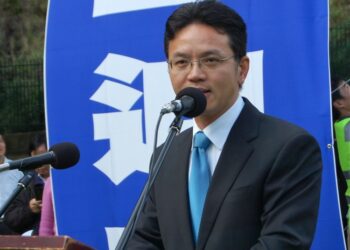 Überläufer enthüllt 2 Vorfälle, bei denen Pekings Militär gestohlen und große Sprünge nach vorne gemacht hat