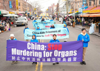 Hunderte ziehen durch Brooklyn, um Pekings Angriff auf den Glauben ins Rampenlicht zu rücken