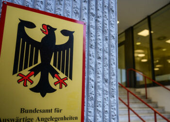 Berlin weist zwei iranische Diplomaten aus – Iran verhängt Sanktionen gegen Bundestagsabgeordnete