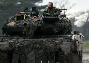 Deutsche Panzer an die Ostfront: 192 deutsche Leoparden gegen Russland