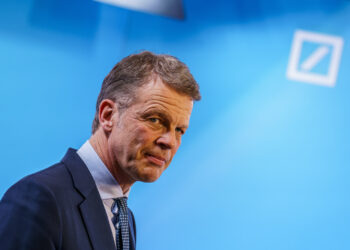 Krisen- und Insolvenzticker – Deutsche Bank-Chef: Zinserhöhungen "absolut" notwendig