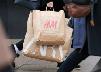 Leben unter Sanktionen: Top-Marken verließen Russland, aber ihre Waren bleiben