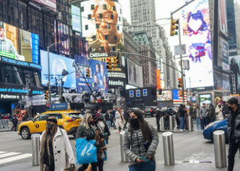 New York trägt immer noch Maske