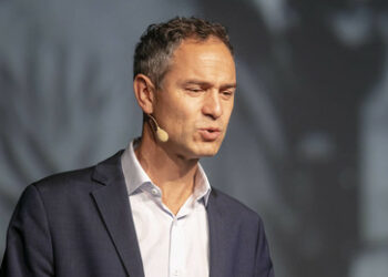 Nicht auf NATO-Linie: Historiker Ganser wehrt sich juristisch gegen politische Zensur