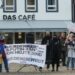 Polizei erlaubt den Gesang "Querdenker klatschen" auf Demonstration