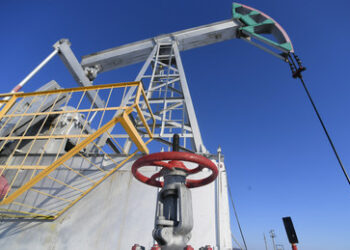 Russland drosselt Ölproduktion um 500.000 Barrel pro Tag