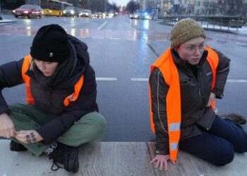 Von Klimaklebern, ihrem PR-Desaster und dem Schweigen zur Ukraine