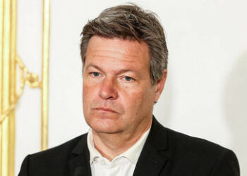 "Schmeißt diesen Vollidioten raus" – Robert Habeck stellt Strafanzeige gegen Twitter-User